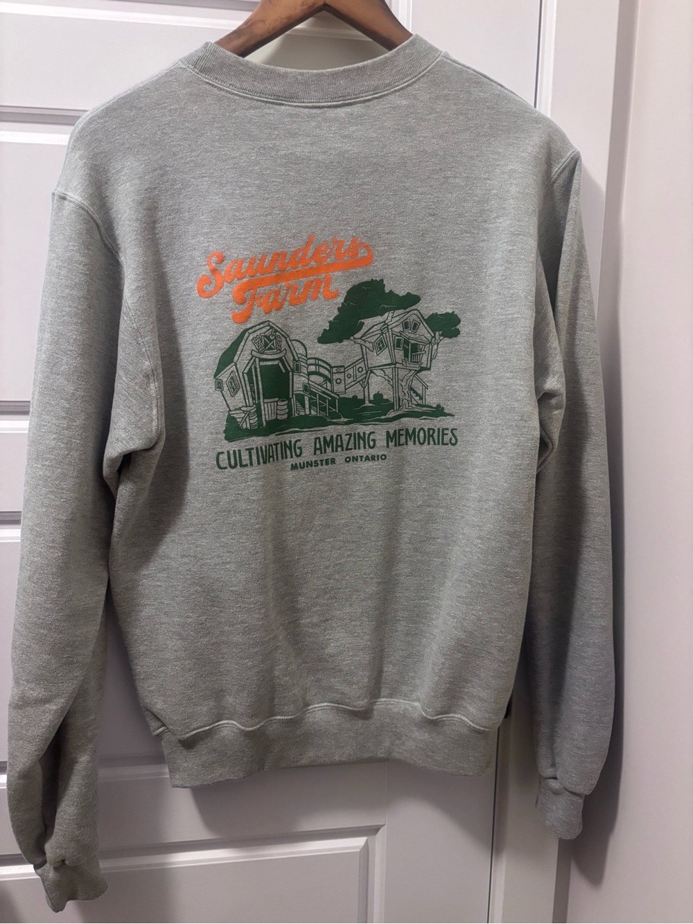 Saunders Farm Crewneck Sweatshirt - Picture 2 of 3